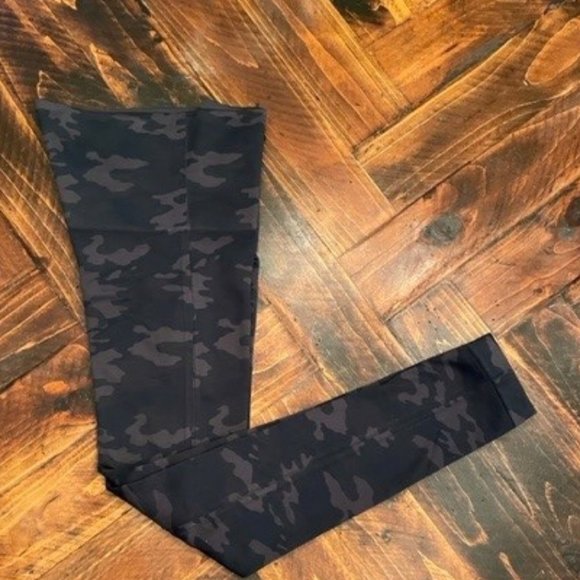 SPANX Look at Me Now Seamless Leggings - Picture 3 of 4